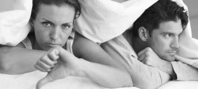 Egy férfinak problémái vannak a potenciával